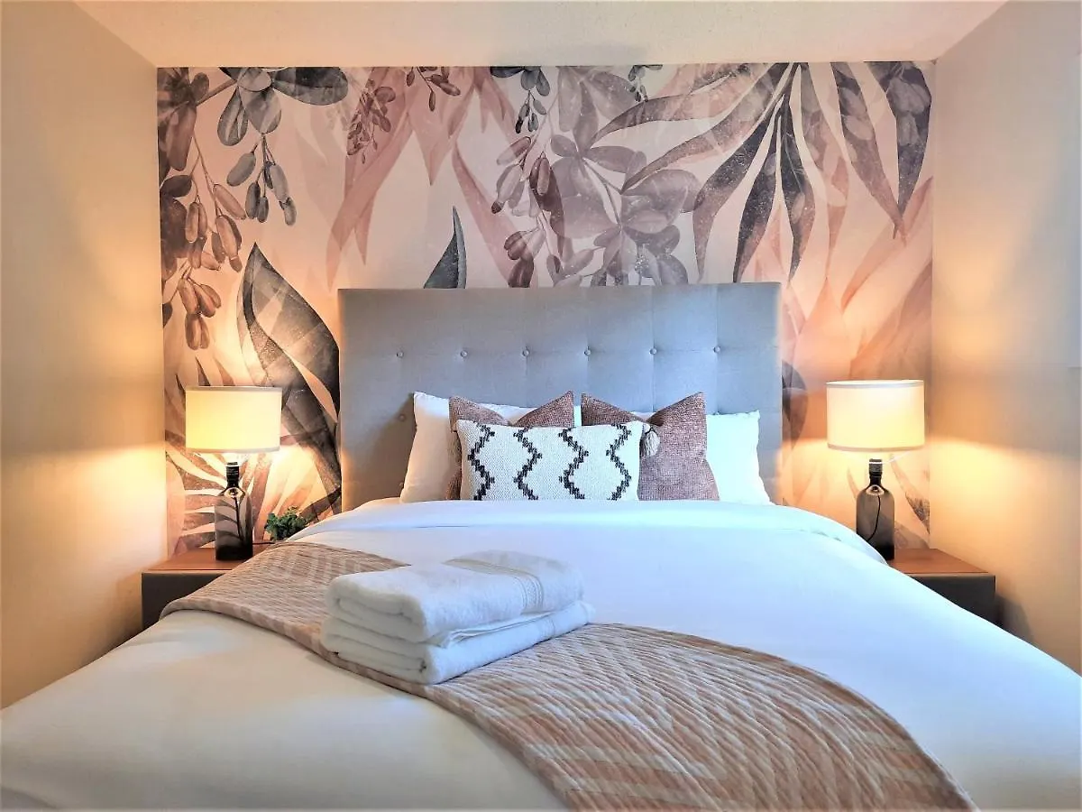 Luxury Home By North Glenmore Park Calgary 0*,  Canada