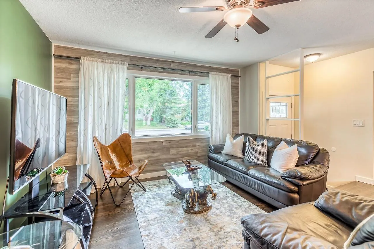Luxury Home By North Glenmore Park Calgary Canada